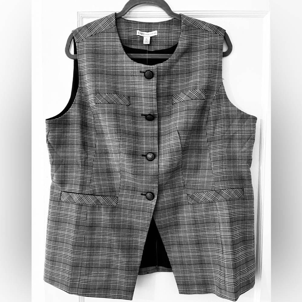 Cato Gray Plaid Sleeveless Button Vest